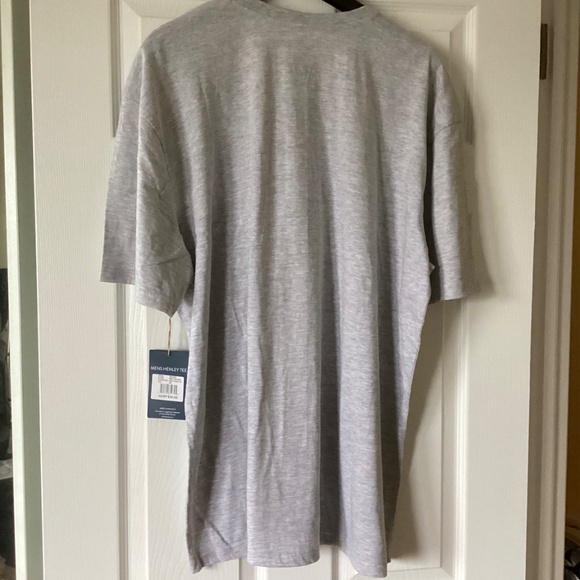 $9 Cherokee Men's Short Sleeve Henley T-Shirt. Size 2XL in Lt. Gray - New - Picture 2 of 5